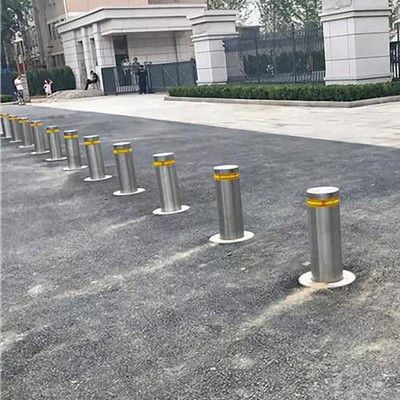 不銹鋼防撞柱的應用案例